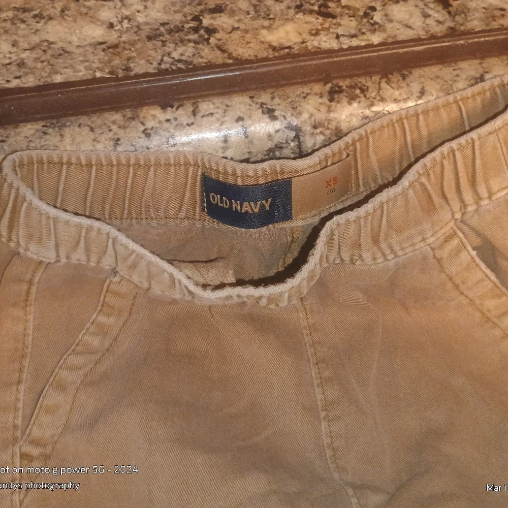 Old Navy Boys Cargo Pants Size Extra Small Tan Khaki Color